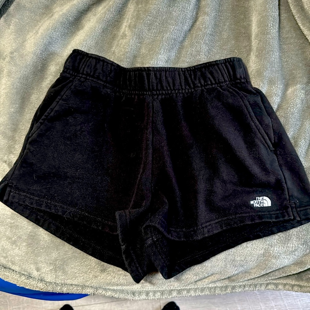 North face shorts never worn NWOT in great condition